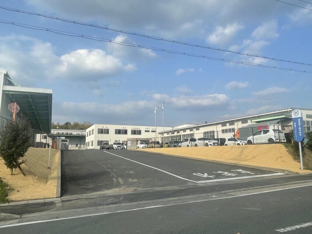 真砂土に入れ替えられた法面